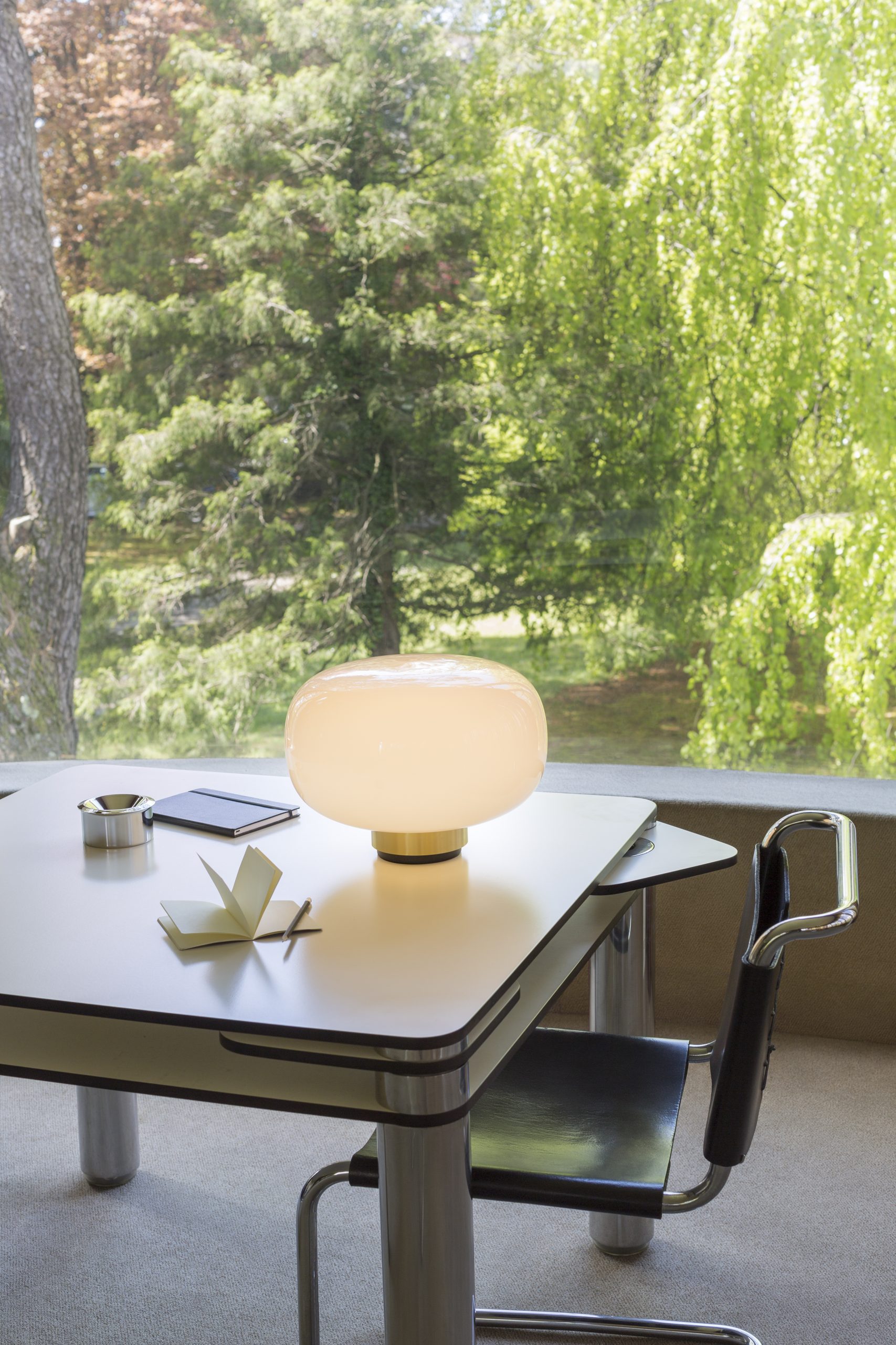 557.34 C74+C41+opal white glass