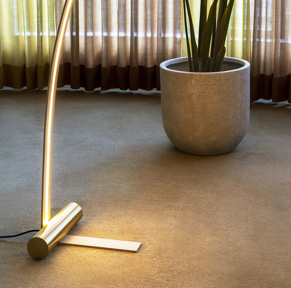 Nastro_Arc_Floor_Lamp_Size_Medium_Finish_Brushed_Brass_Color_Eggshell_2_1000x